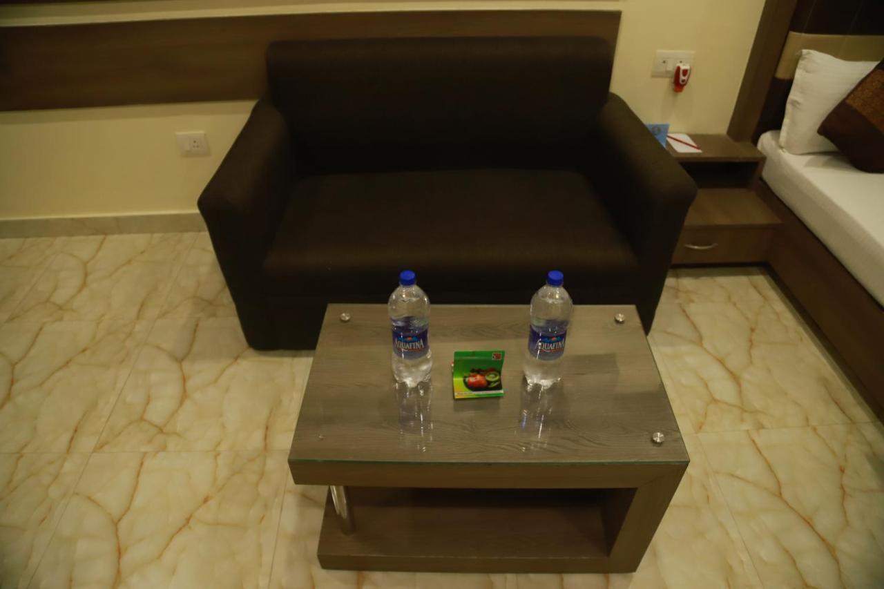 Hotel Sukhdeo Palace Gajá Kültér fotó