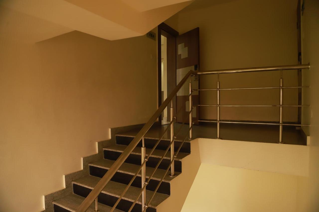 Hotel Sukhdeo Palace Gajá Kültér fotó